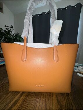 Michael Kors Large Leather Tote — Saddle
